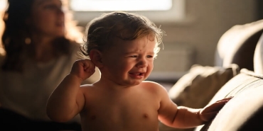 Çocuğunuz Kulağını Sık Çekiştiriyorsa Mesajı Alın